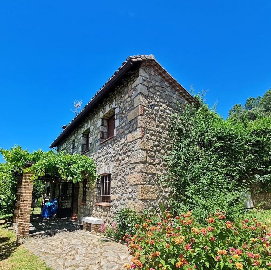 Casa Rural En Candeleda Con Piscina Y Un Maravilloso Jardin Kültér fotó